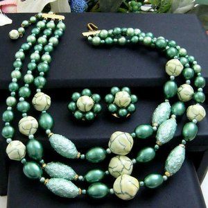 Vtg triple strand green Bead Necklace & Earrings